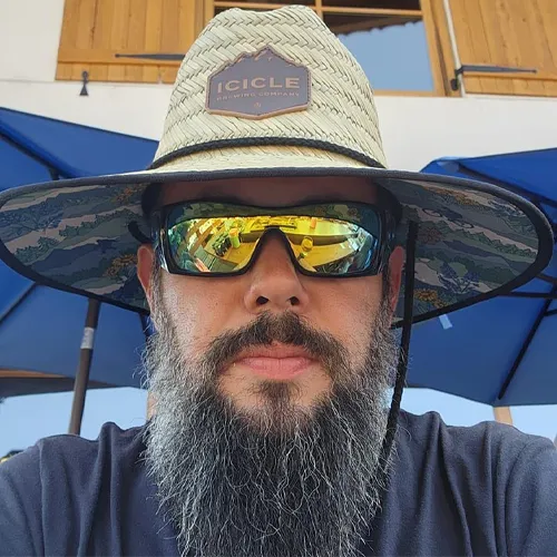 BEEG - DJ and Lighting Specialist